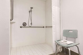 Country Inn & Suites by Radisson, Dunn, NC