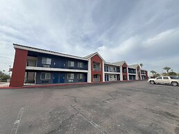 Days Inn by Wyndham Phoenix West