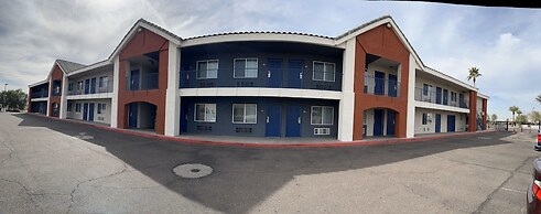 Days Inn by Wyndham Phoenix West