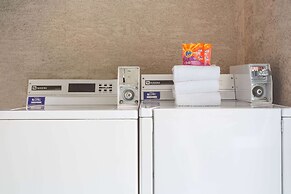 Days Inn by Wyndham Phoenix West