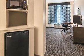 La Quinta Inn & Suites by Wyndham Orlando UCF