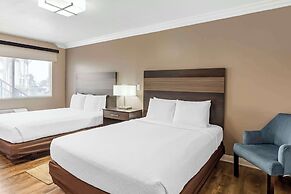 Best Western China Lake Inn