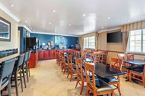 Best Western China Lake Inn