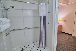 La Quinta Inn & Suites by Wyndham Orlando I Drive/Conv Ctr