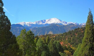 Holiday Inn Express & Suites Colorado Springs North by IHG