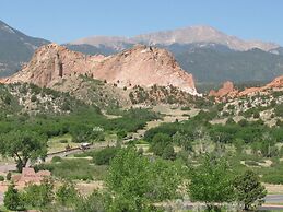 Holiday Inn Express & Suites Colorado Springs North by IHG