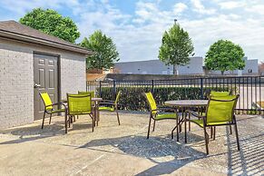 Hawthorn Extended Stay by Wyndham Bedford / Dallas