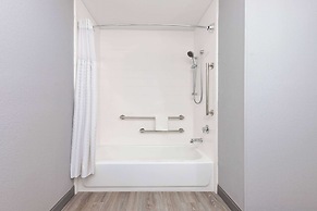 Hawthorn Extended Stay by Wyndham Bedford / Dallas