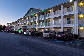 HomeTowne Studios by Red Roof Philadelphia - Maple Shade, NJ