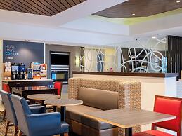 Holiday Inn Express & Suites Chicago-Libertyville by IHG