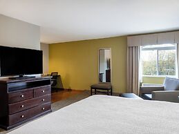 Holiday Inn Express & Suites Chicago-Libertyville by IHG