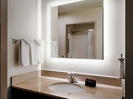 Holiday Inn Express & Suites Chicago-Libertyville by IHG