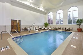 Holiday Inn Express & Suites Chicago-Libertyville by IHG