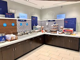 Holiday Inn Express & Suites Chicago-Libertyville by IHG