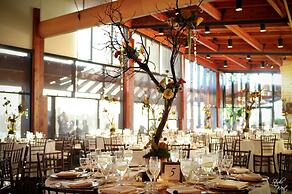 Holiday Inn Express & Suites Chicago-Libertyville by IHG