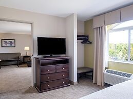 Holiday Inn Express & Suites Chicago-Libertyville by IHG
