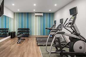 Holiday Inn Express & Suites Chicago-Libertyville by IHG