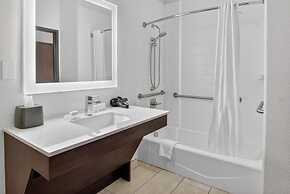 Holiday Inn & Suites Dallas-Addison by IHG