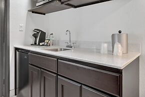 Holiday Inn & Suites Dallas-Addison by IHG