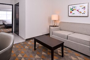 Holiday Inn & Suites Dallas-Addison by IHG