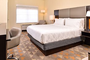 Holiday Inn & Suites Dallas-Addison by IHG