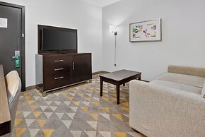 Holiday Inn & Suites Dallas-Addison by IHG