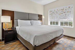 Holiday Inn & Suites Dallas-Addison by IHG