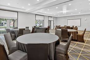 Holiday Inn & Suites Dallas-Addison by IHG