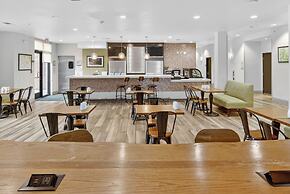 Holiday Inn & Suites Dallas-Addison by IHG