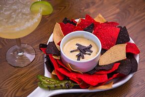 Holiday Inn & Suites Dallas-Addison by IHG