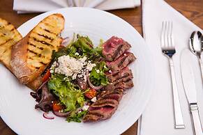 Holiday Inn & Suites Dallas-Addison by IHG