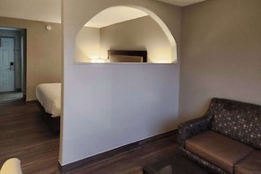 Econo Lodge Inn & Suites