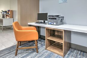 Holiday Inn Express Hotel & Suites Winnie by IHG