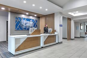 Holiday Inn Express Hotel & Suites Winnie by IHG