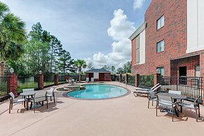 Holiday Inn Express Hotel & Suites Winnie by IHG