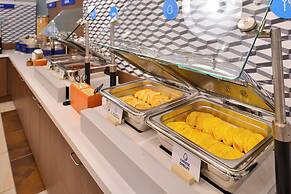Holiday Inn Express Hotel & Suites Winnie by IHG