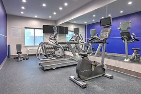 Holiday Inn Express Hotel & Suites Winnie by IHG