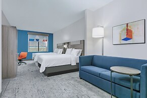 Holiday Inn Express Hotel & Suites Winnie by IHG