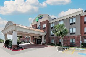Holiday Inn Express Hotel & Suites Winnie by IHG