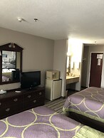 Super 8 by Wyndham Aurora/Naperville Area