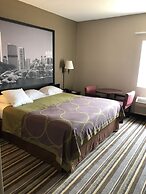 Super 8 by Wyndham Aurora/Naperville Area