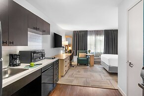 Sonesta Simply Suites Austin South