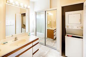 Castle Waikīkī Shore