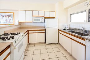 Castle Waikīkī Shore