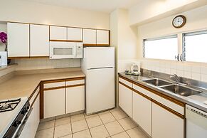 Castle Waikīkī Shore