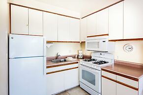 Castle Waikīkī Shore