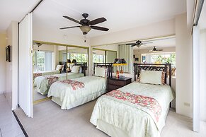 Castle Waikīkī Shore