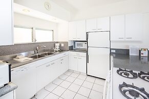 Castle Waikīkī Shore