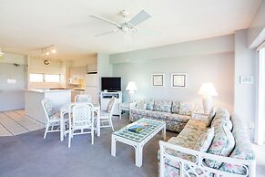 Castle Waikīkī Shore