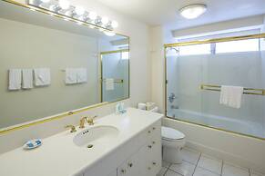 Castle Waikīkī Shore